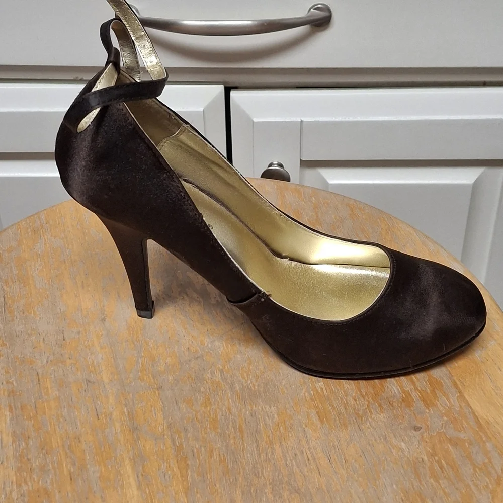 New Wild Diva Satin Closed Toe Evening Shoe Brown - Picture 5 of 7